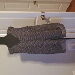 Black Sleeveless Patterned Blouse